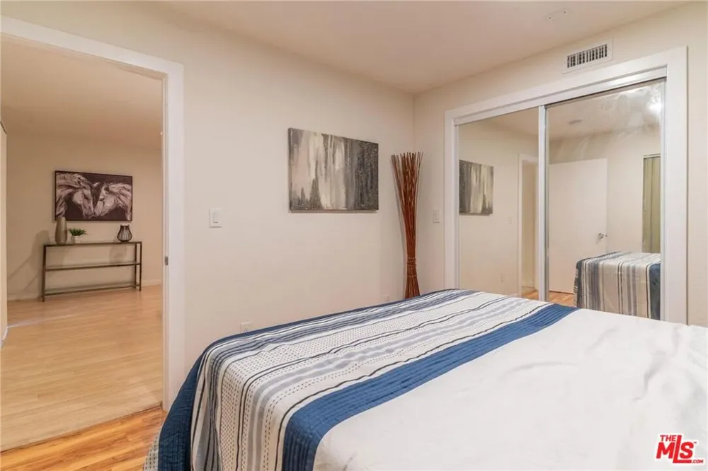1940 Highland Avenue #42 Los Angeles, CA 90068