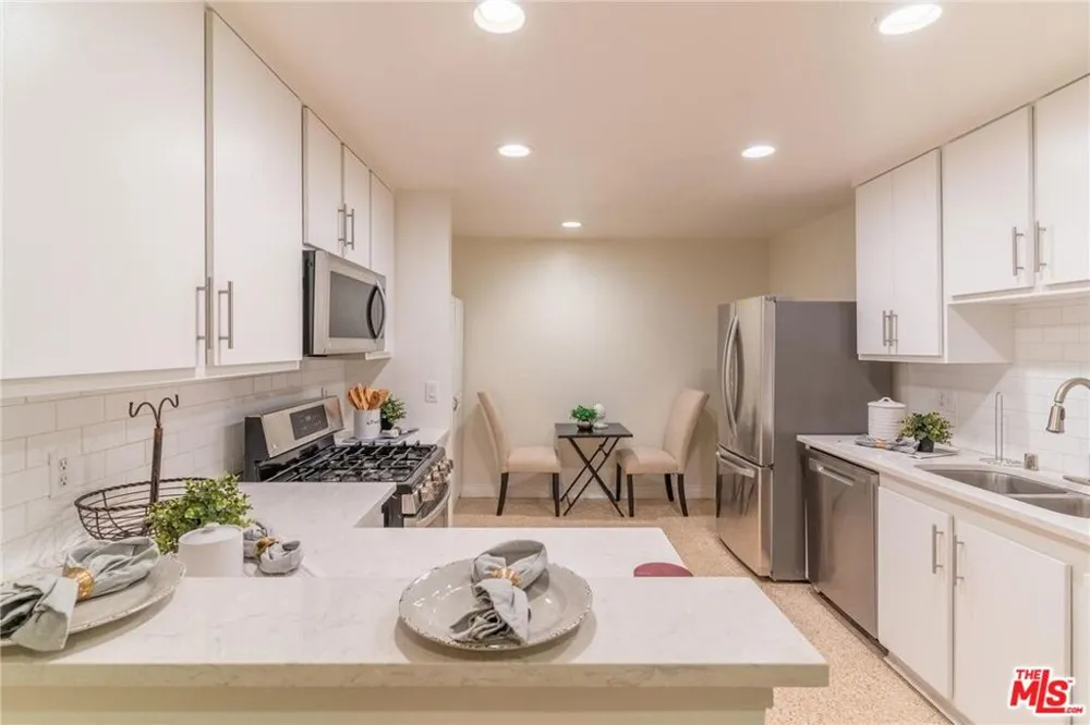 1940 Highland Avenue #42 Los Angeles, CA 90068