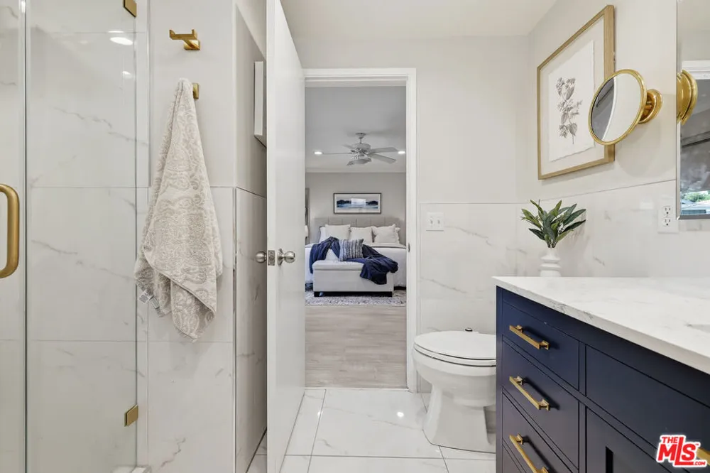 5220 Mary Ellen Avenue Sherman Oaks, CA 91401