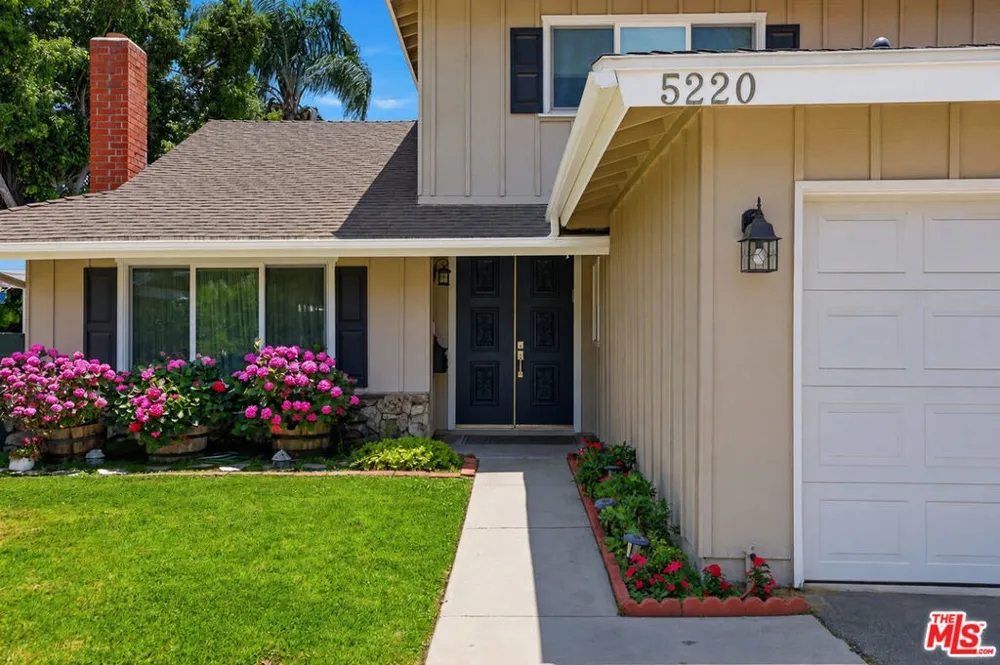 5220 Mary Ellen Avenue Sherman Oaks, CA 91401