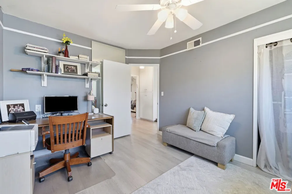 5220 Mary Ellen Avenue Sherman Oaks, CA 91401