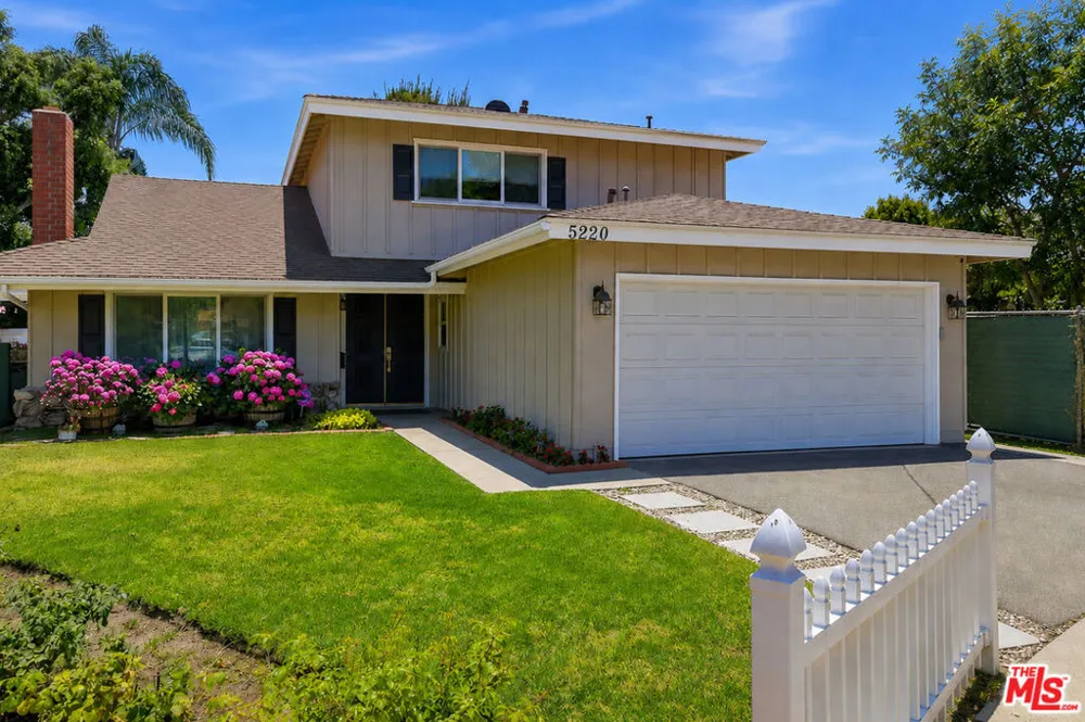 5220 Mary Ellen Avenue Sherman Oaks, CA 91401