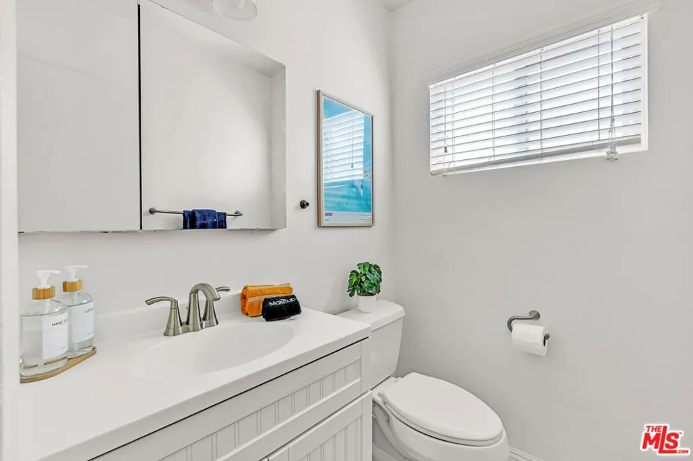 15006 Burin Avenue Lawndale, CA 90260