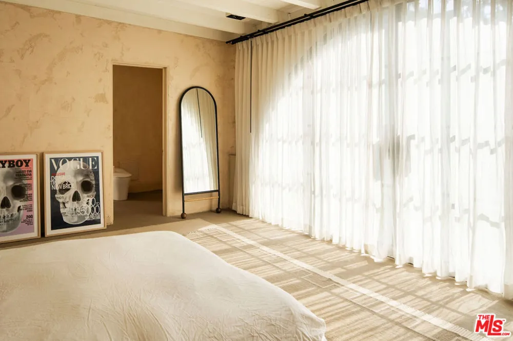 2351 Canyon Drive Los Angeles, CA 90068