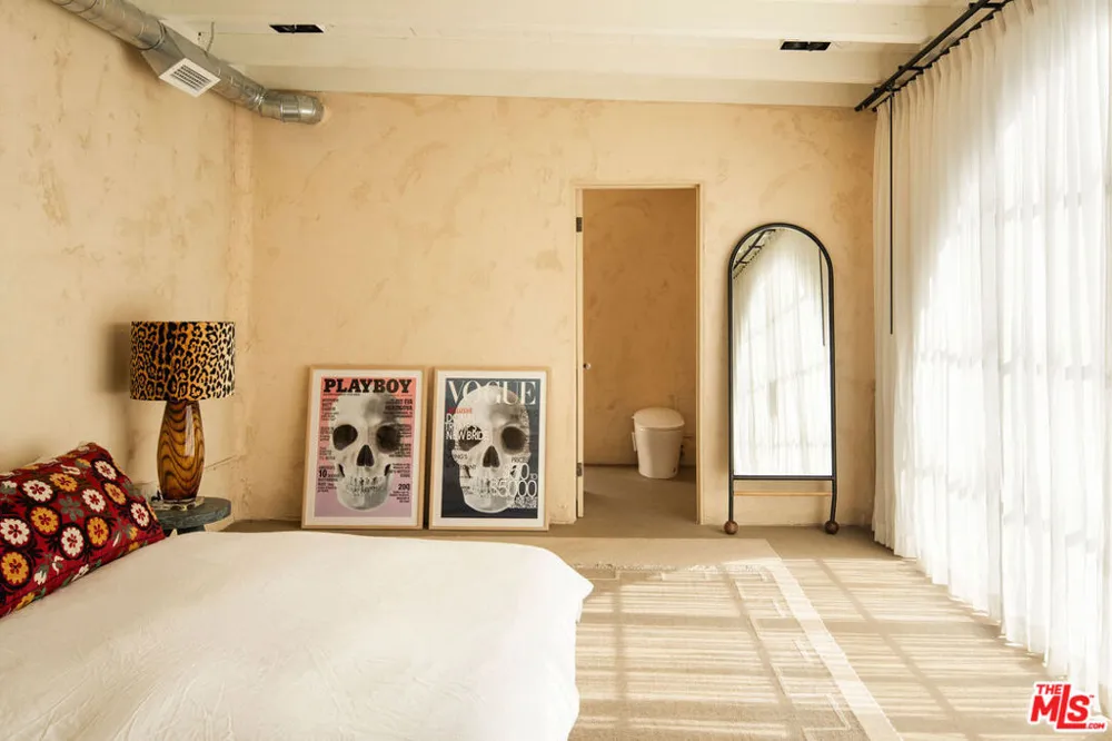 2351 Canyon Drive Los Angeles, CA 90068