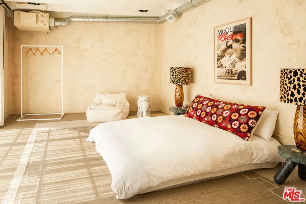 2351 Canyon Drive Los Angeles, CA 90068