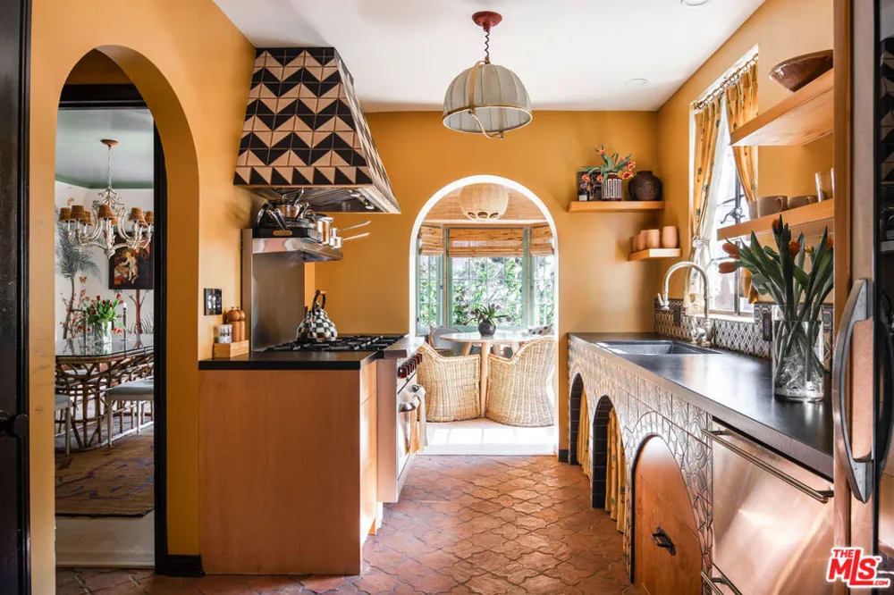 2351 Canyon Drive Los Angeles, CA 90068
