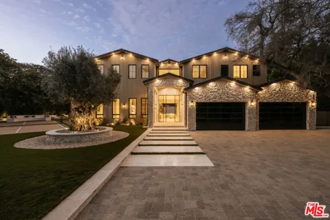 2130 Mandeville Canyon Road