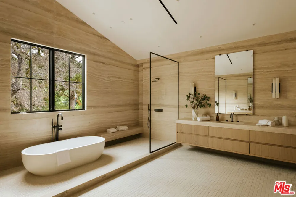2130 Mandeville Canyon Road Los Angeles, CA 90049