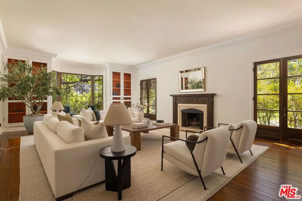 570 S Mapleton Drive Los Angeles, CA 90024