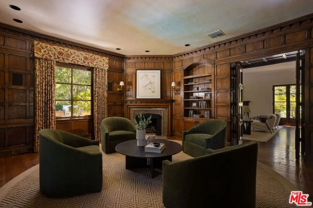 570 S Mapleton Drive Los Angeles, CA 90024