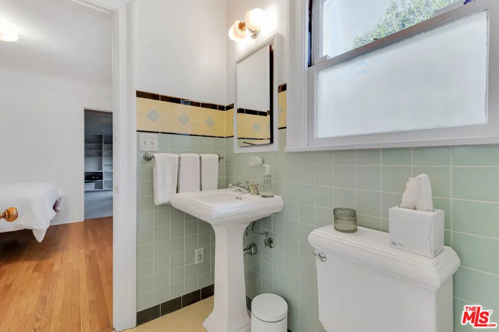 11951 Landale Street Studio City, CA 91607