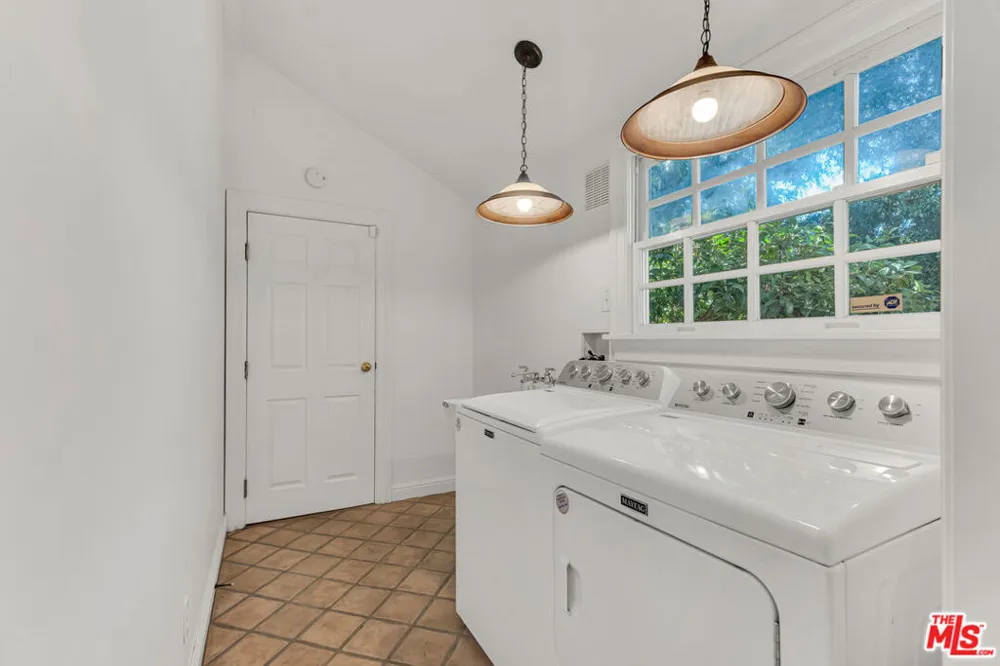 11951 Landale Street Studio City, CA 91607