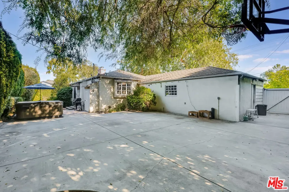11951 Landale Street Studio City, CA 91607