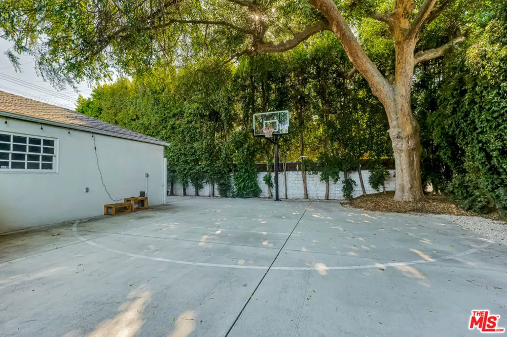 11951 Landale Street Studio City, CA 91607