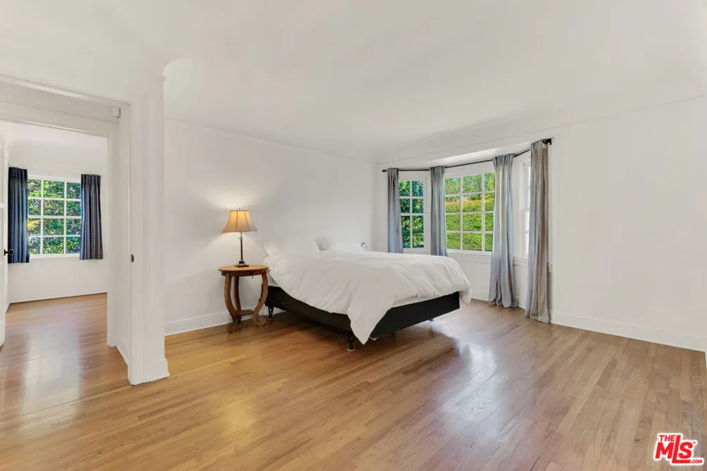 11951 Landale Street Studio City, CA 91607