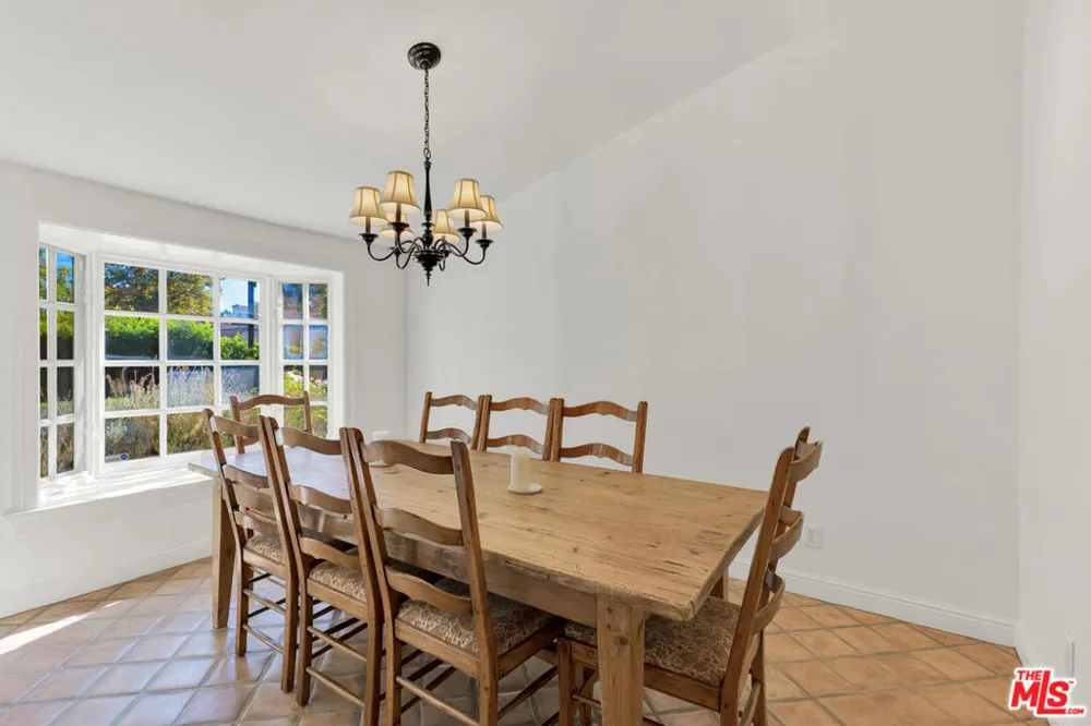 11951 Landale Street Studio City, CA 91607