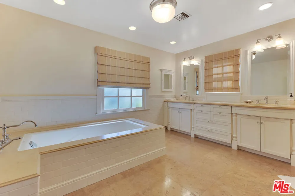 11951 Landale Street Studio City, CA 91607