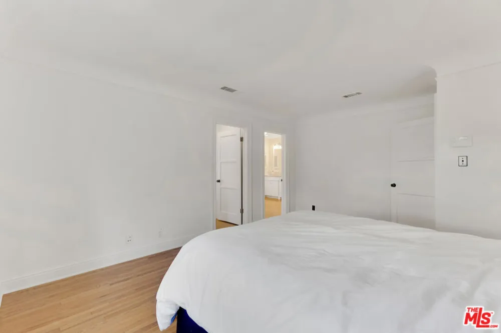 11951 Landale Street Studio City, CA 91607