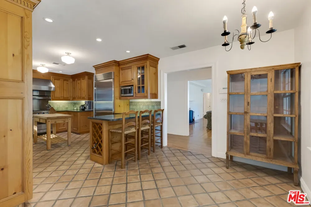 11951 Landale Street Studio City, CA 91607