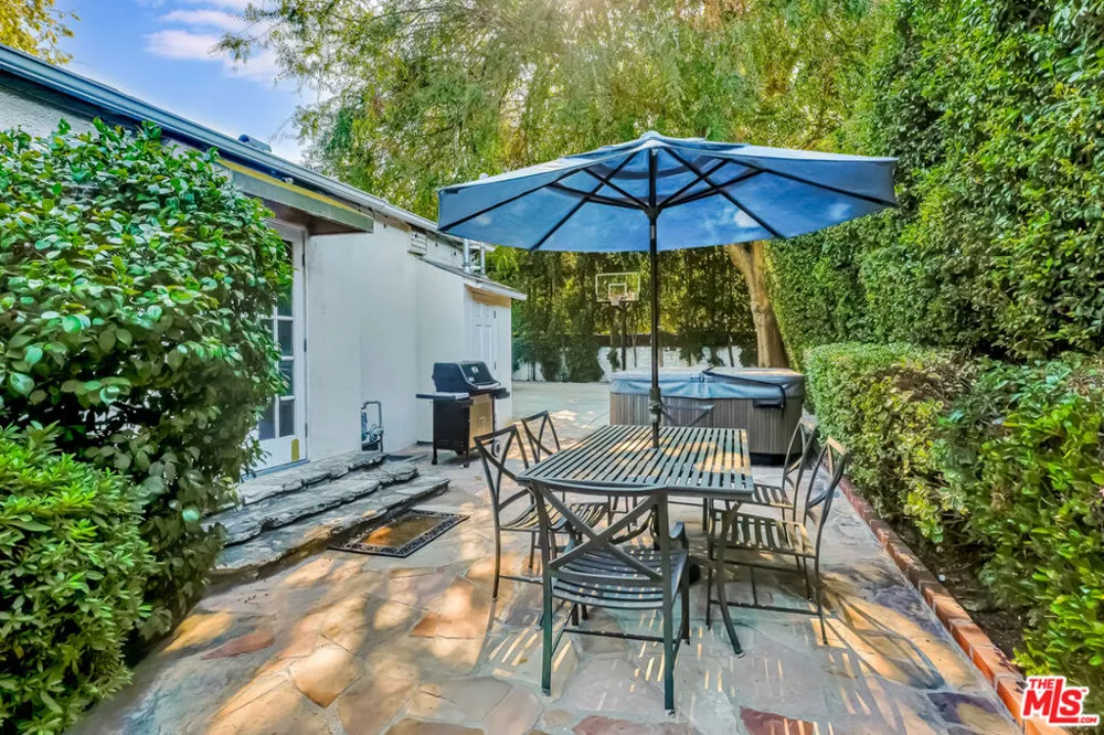 11951 Landale Street Studio City, CA 91607