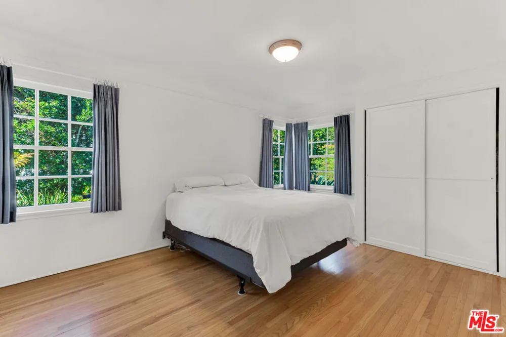 11951 Landale Street Studio City, CA 91607