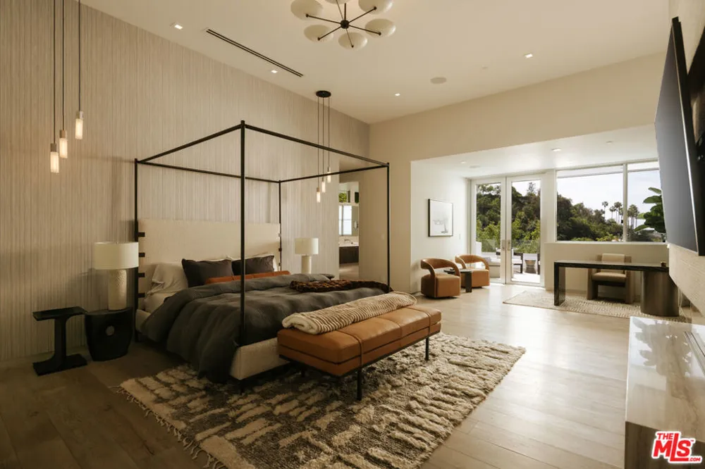 9311 Readcrest Drive Beverly Hills, CA 90210
