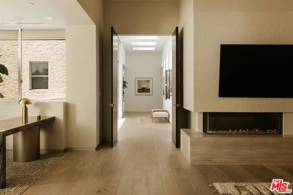 9311 Readcrest Drive Beverly Hills, CA 90210