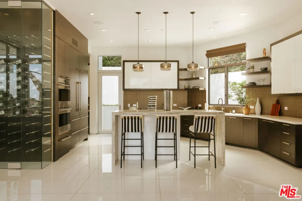 9311 Readcrest Drive Beverly Hills, CA 90210