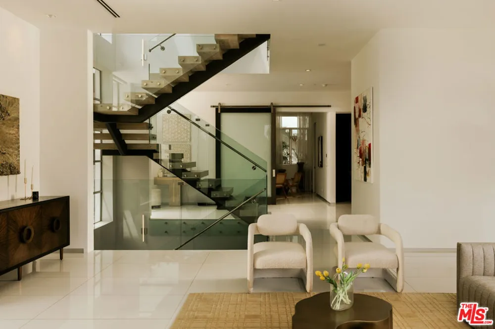 9311 Readcrest Drive Beverly Hills, CA 90210