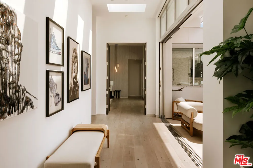 9311 Readcrest Drive Beverly Hills, CA 90210