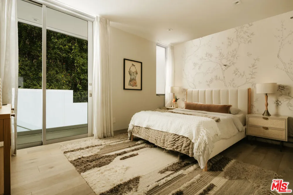 9311 Readcrest Drive Beverly Hills, CA 90210