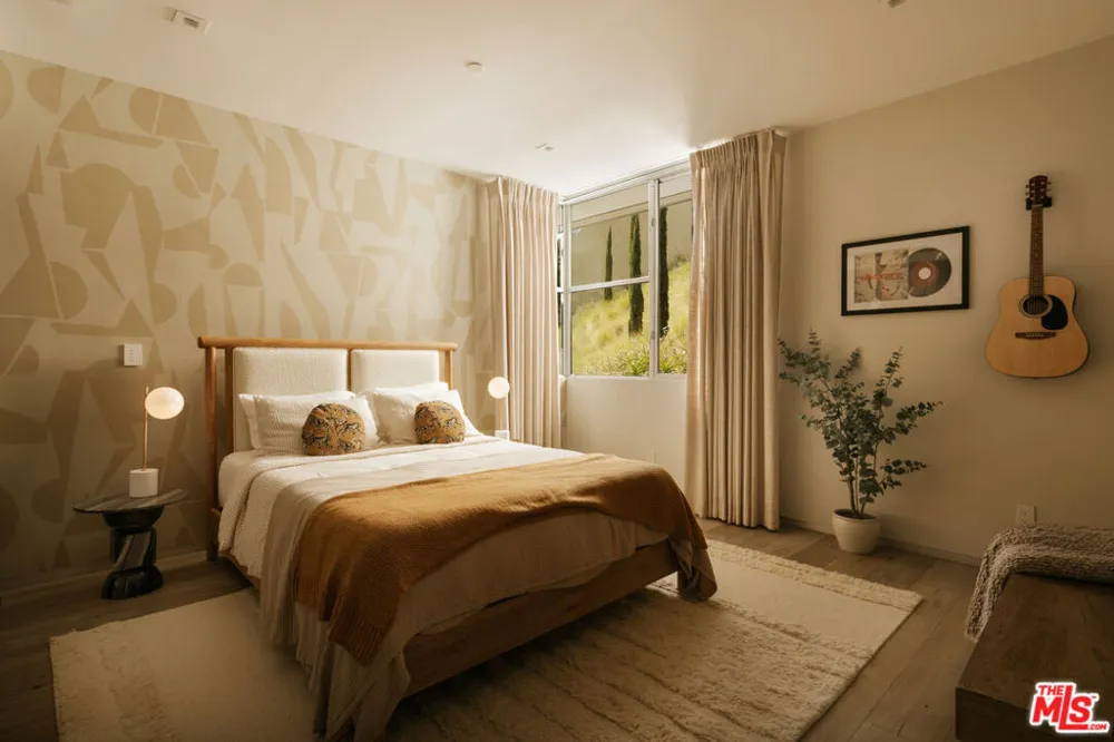 9311 Readcrest Drive Beverly Hills, CA 90210