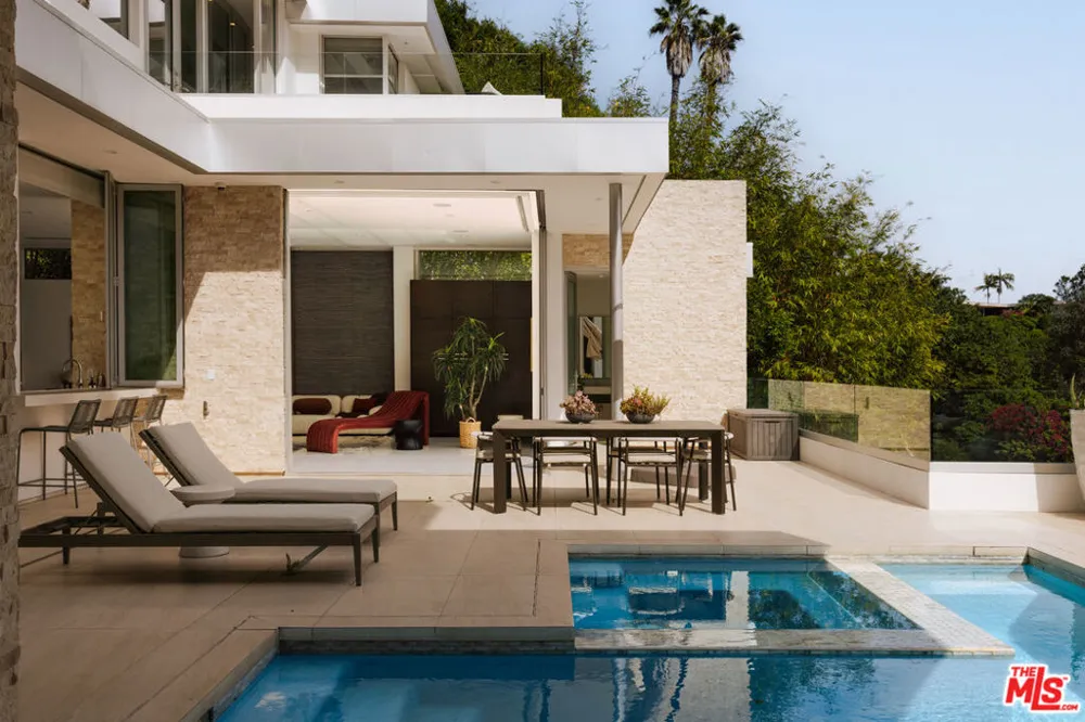 9311 Readcrest Drive Beverly Hills, CA 90210
