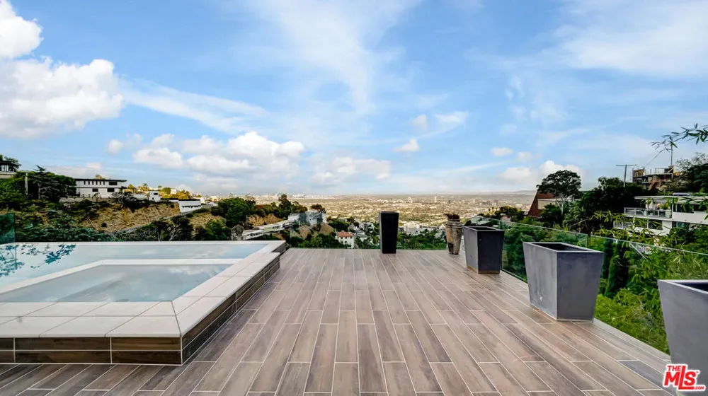 1664 Mountcrest Avenue Los Angeles, CA 90069