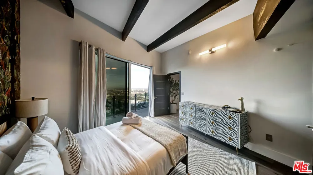 1664 Mountcrest Avenue Los Angeles, CA 90069