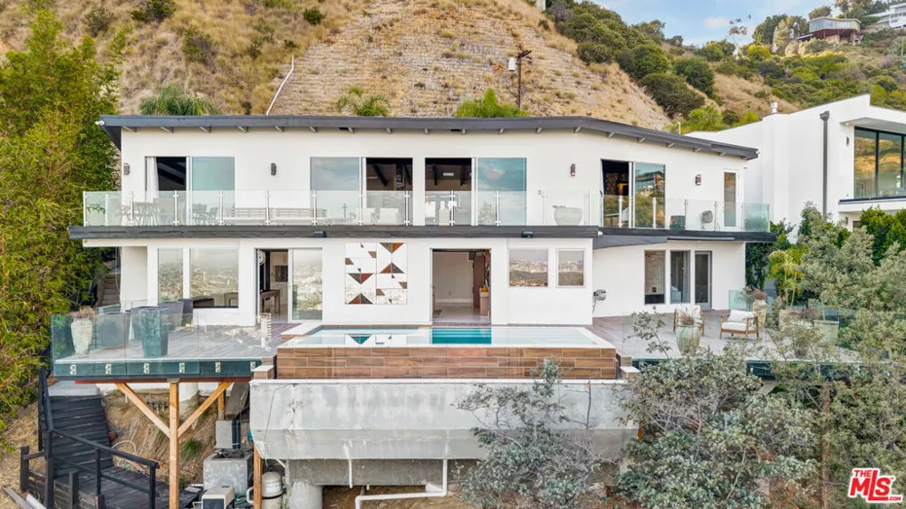 1664 Mountcrest Avenue Los Angeles, CA 90069