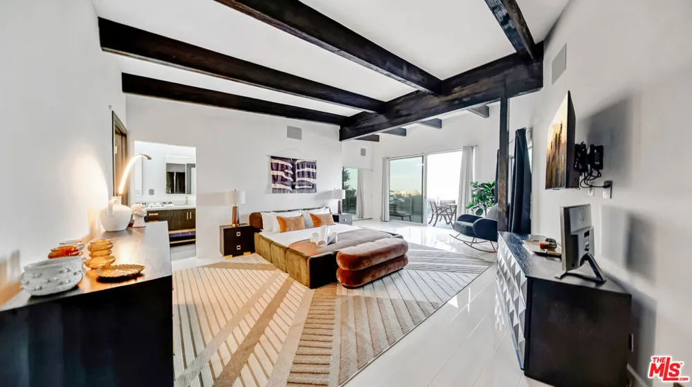 1664 Mountcrest Avenue Los Angeles, CA 90069