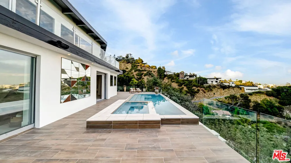 1664 Mountcrest Avenue Los Angeles, CA 90069