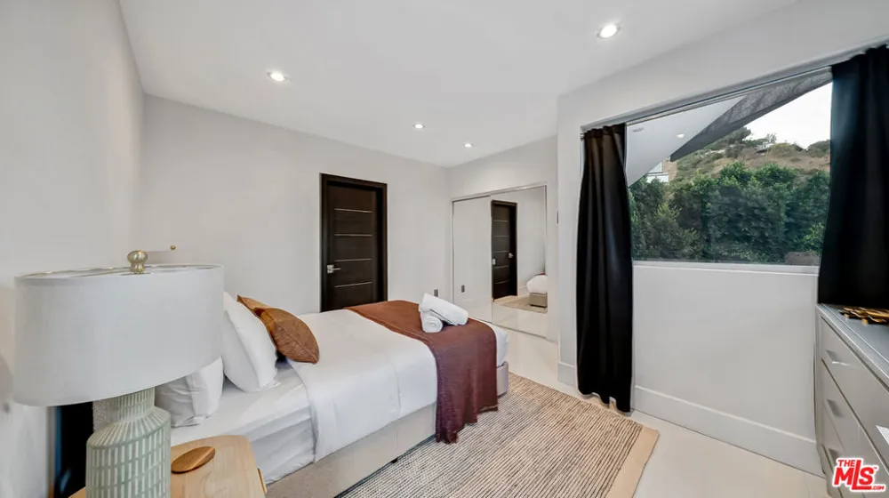1664 Mountcrest Avenue Los Angeles, CA 90069