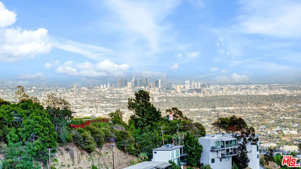 1664 Mountcrest Avenue Los Angeles, CA 90069