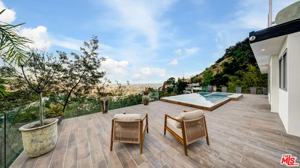 1664 Mountcrest Avenue Los Angeles, CA 90069