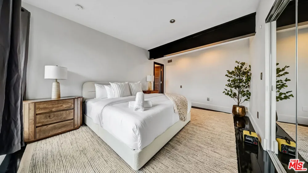 1664 Mountcrest Avenue Los Angeles, CA 90069