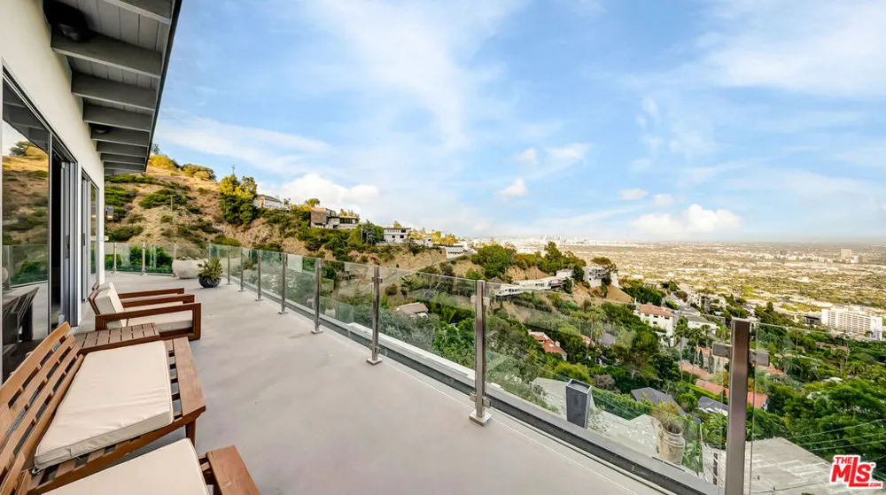1664 Mountcrest Avenue Los Angeles, CA 90069