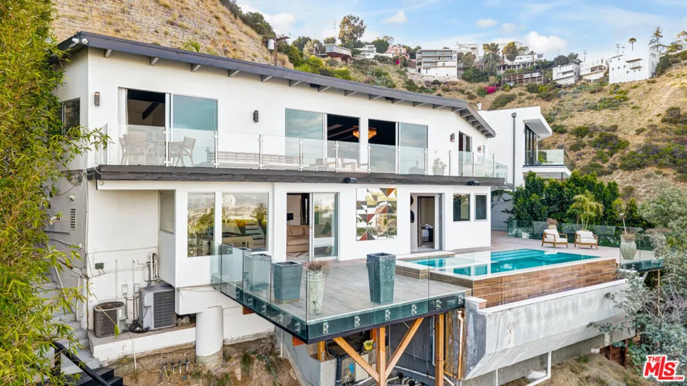 1664 Mountcrest Avenue Los Angeles, CA 90069