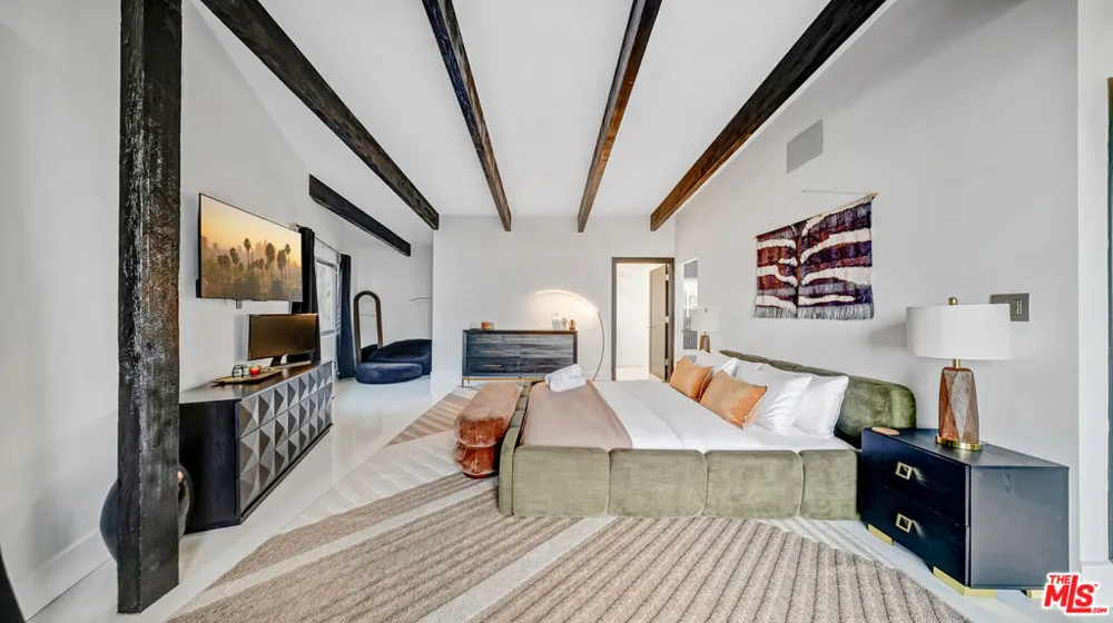 1664 Mountcrest Avenue Los Angeles, CA 90069