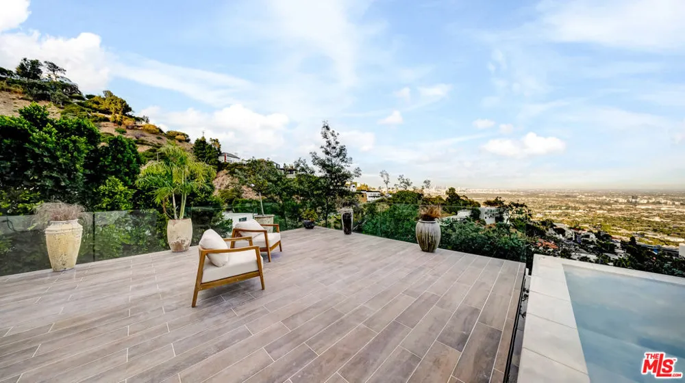 1664 Mountcrest Avenue Los Angeles, CA 90069