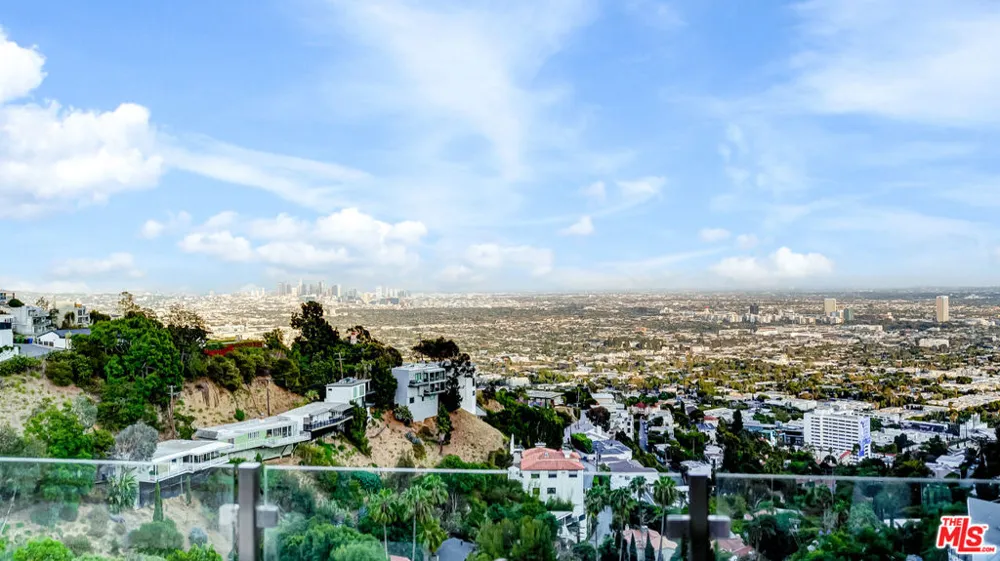 1664 Mountcrest Avenue Los Angeles, CA 90069