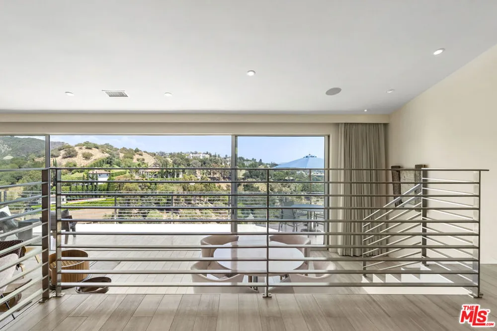 1364 Angelo Drive Los Angeles, CA 90210