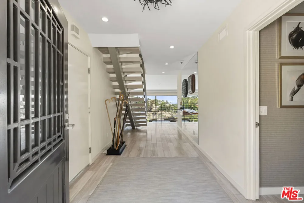 1364 Angelo Drive Los Angeles, CA 90210